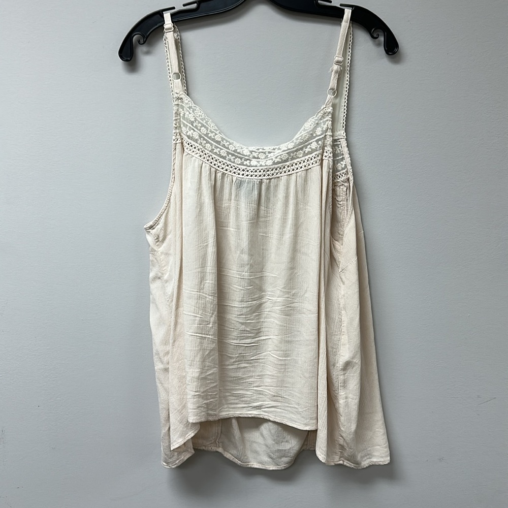 Torrid cream lace eyelet tank top size 2X - Picture 4 of 4